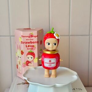 ❌SOLD❌Sonny Angel Strawberry Love Series Secret Strawberry Jam Figure
